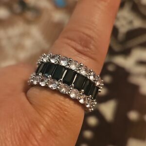 Elegant Silver and Black Women's Ring